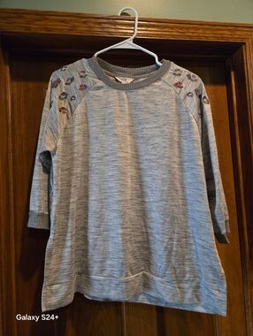 Secret Treasures Light Heather Gray Sweatshirt with Floral Accent